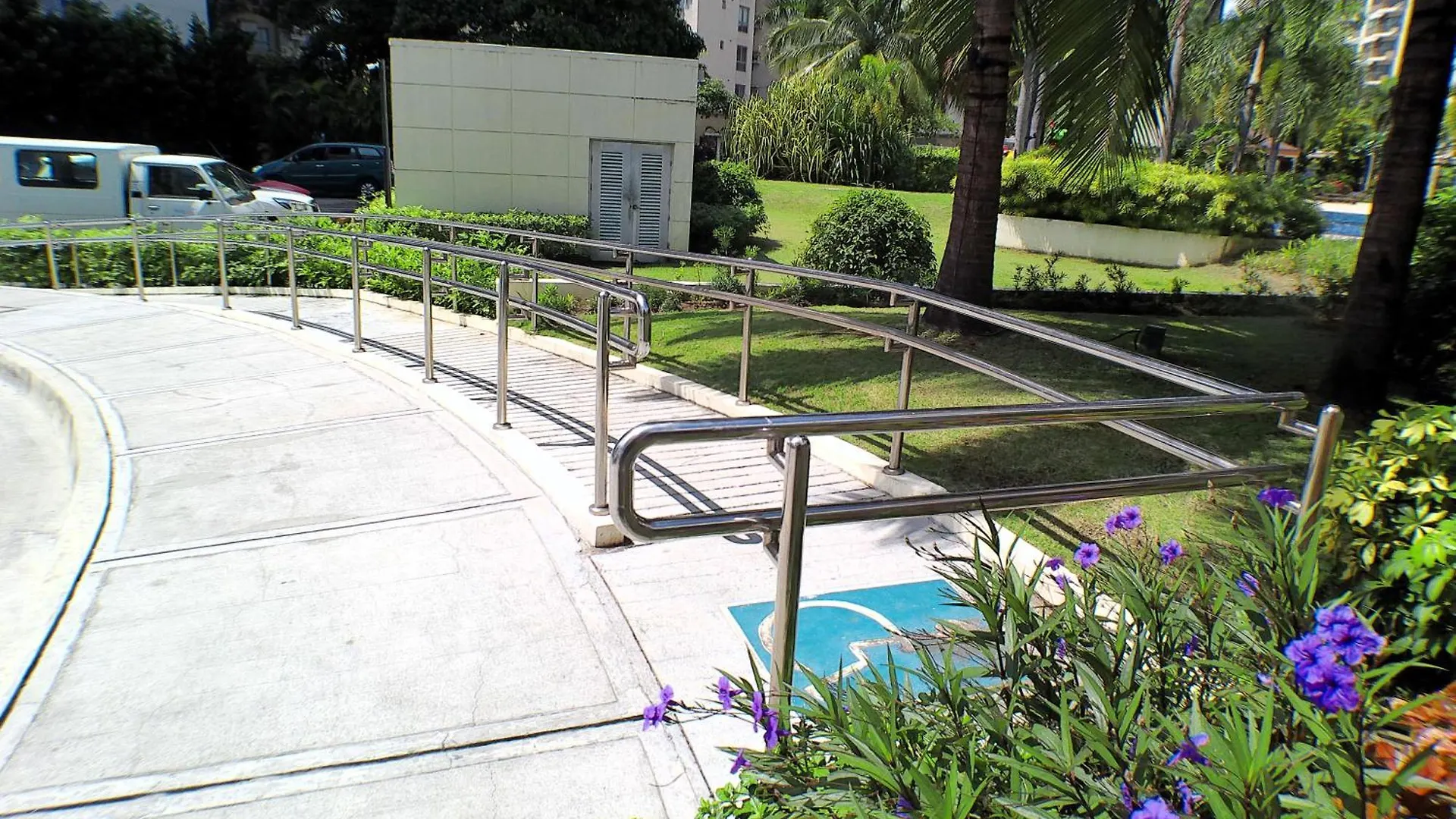 Infinity Staycation At Sucat Manila Apartment